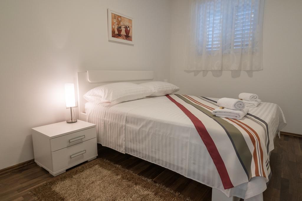 Drop In Split Luxury Suites Eksteriør billede