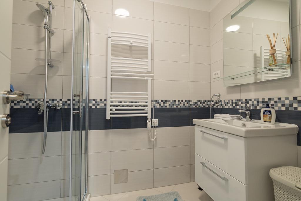 Drop In Split Luxury Suites Eksteriør billede