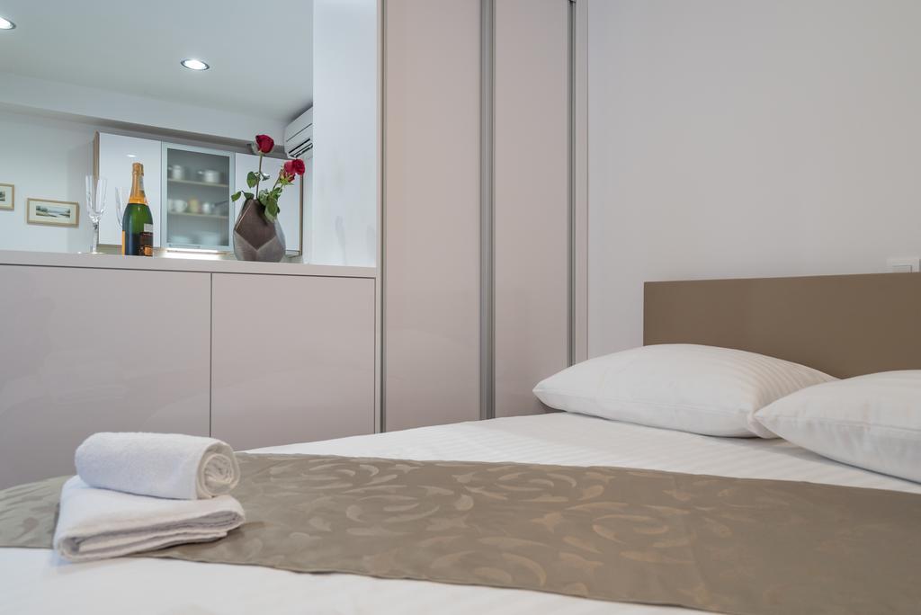 Drop In Split Luxury Suites Eksteriør billede