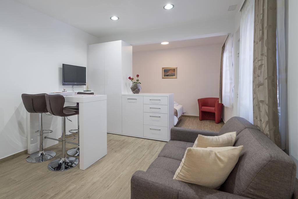Drop In Split Luxury Suites Eksteriør billede