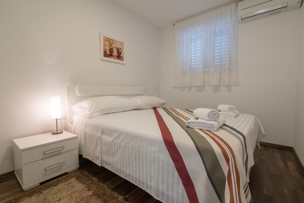 Drop In Split Luxury Suites Eksteriør billede
