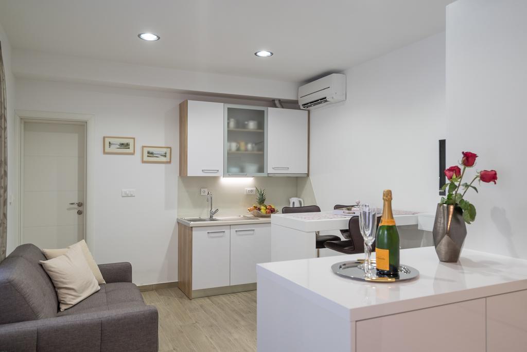 Drop In Split Luxury Suites Eksteriør billede