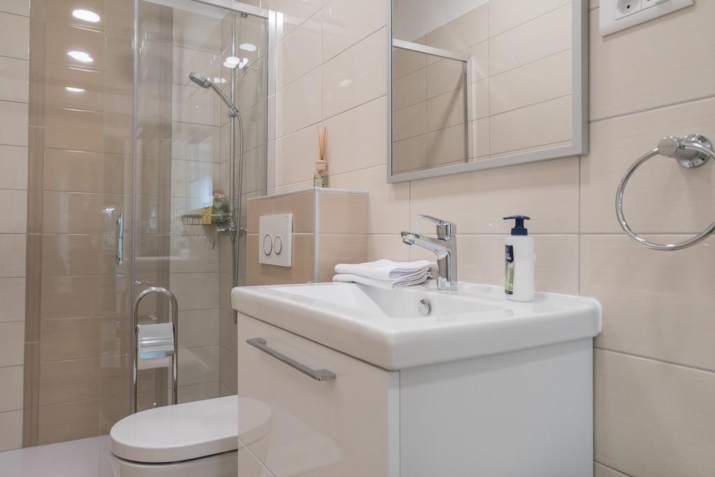 Drop In Split Luxury Suites Eksteriør billede